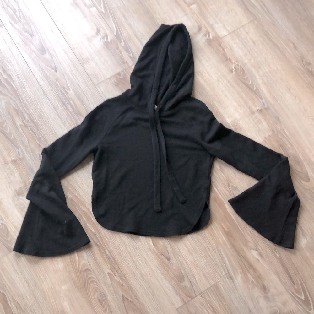 black cropped wide sleeve TOBI sweater